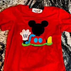 2t appliqué Mickey shirt